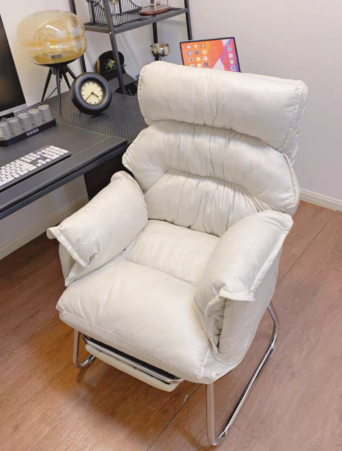 Desktop Chair with Footrest