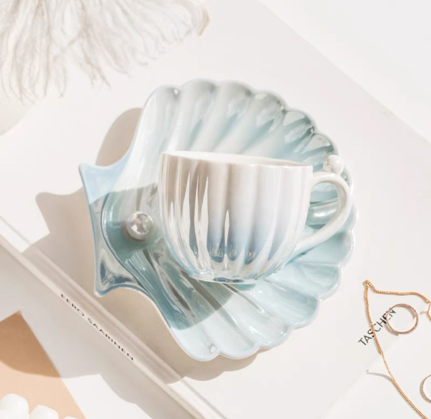 Gradient Pearl Mug in Pastel Blue