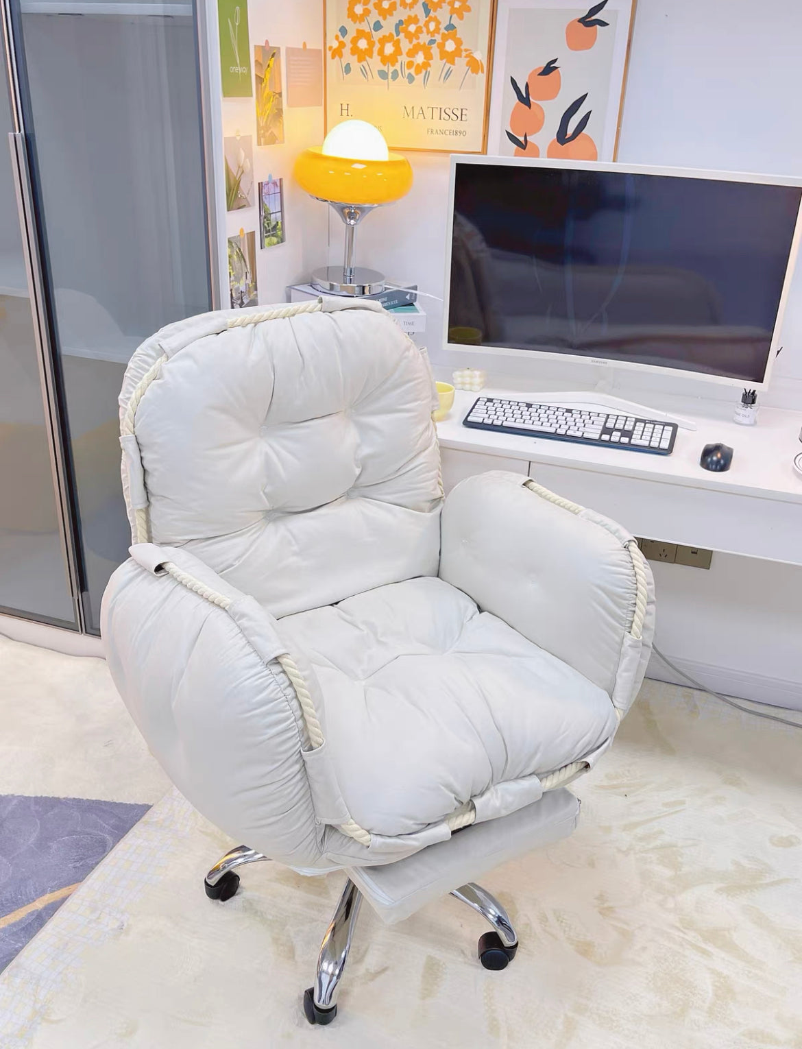 Puffy Oval Desktop Chair